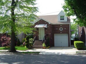 Building Photo - 509 St Pauls Ave