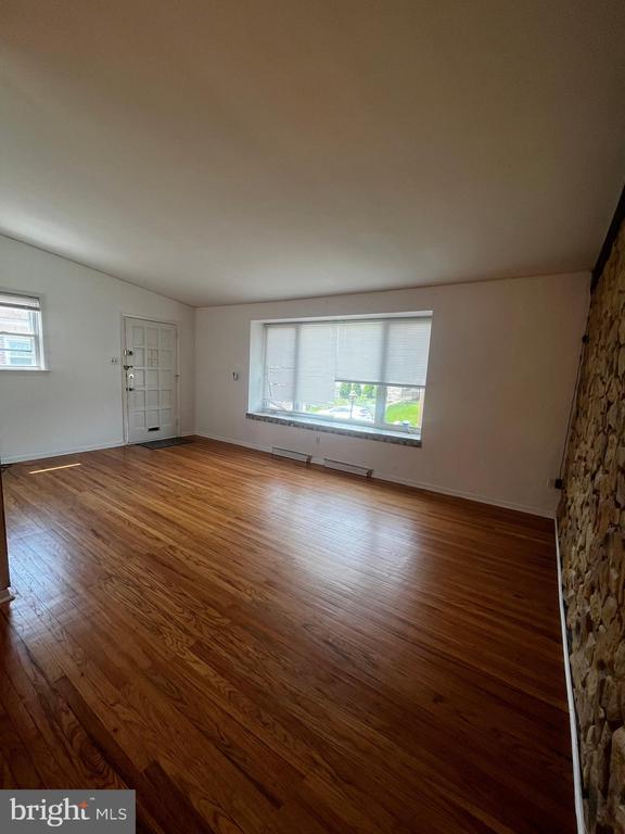 Foto del edificio - 8905 Revere St