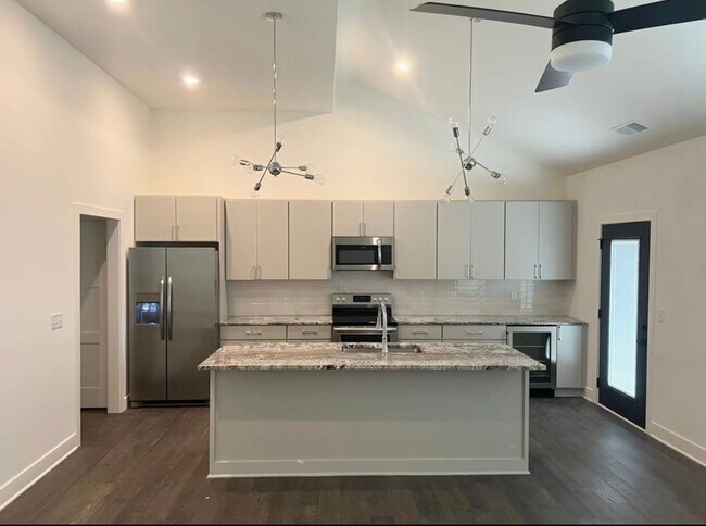 Foto del edificio - 104-106 Oakwood Ct