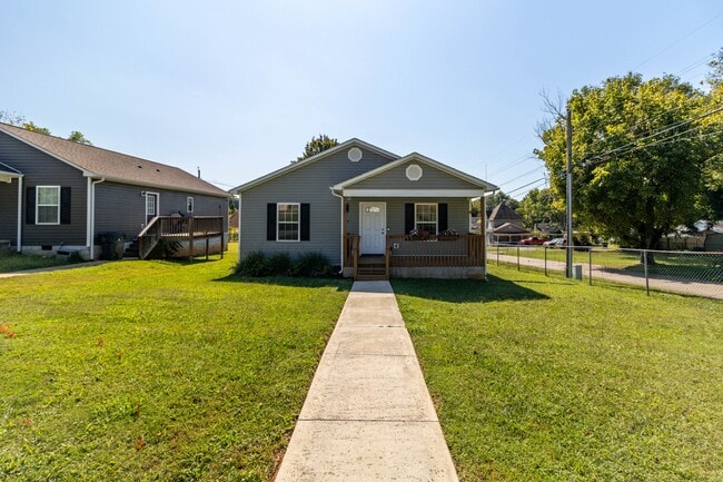 Foto del edificio - 524 Midlake Dr NE