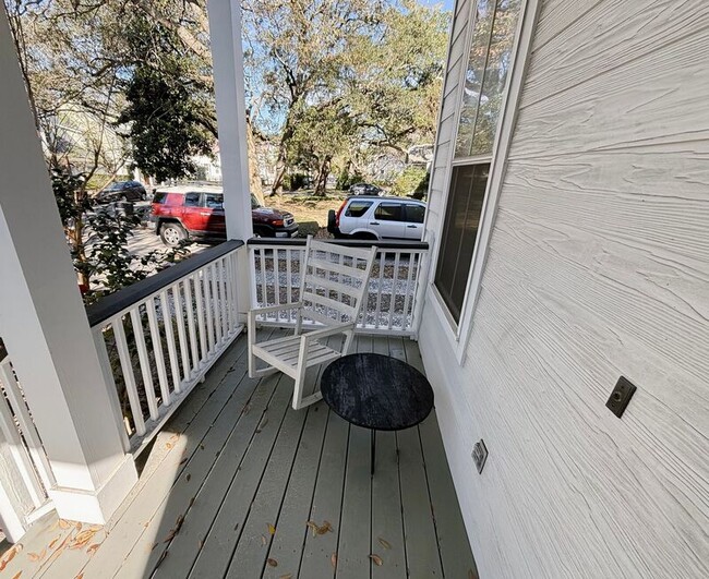 Foto del edificio - 1051 Phillips Park Dr