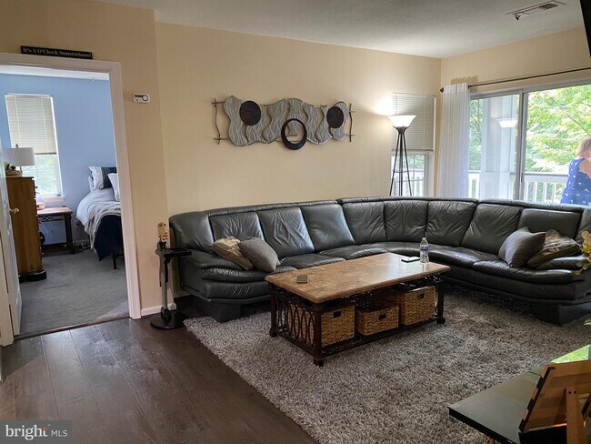 Foto del edificio - 20330 Beechwood Terrace