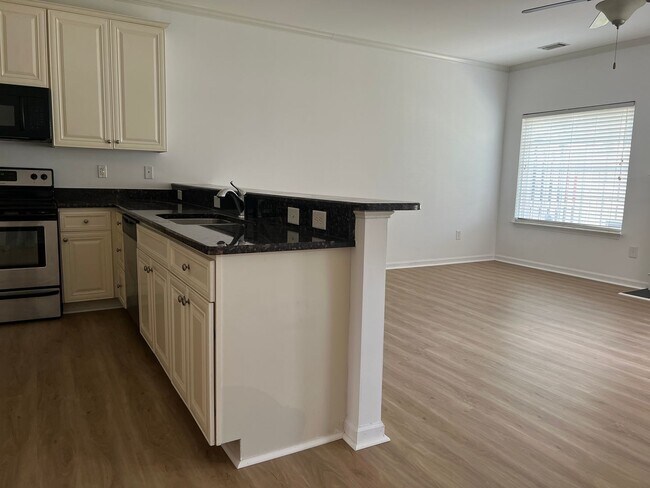Foto del edificio - Gorgeous 3/2.5 End Unit Condo in Simpsonvi...