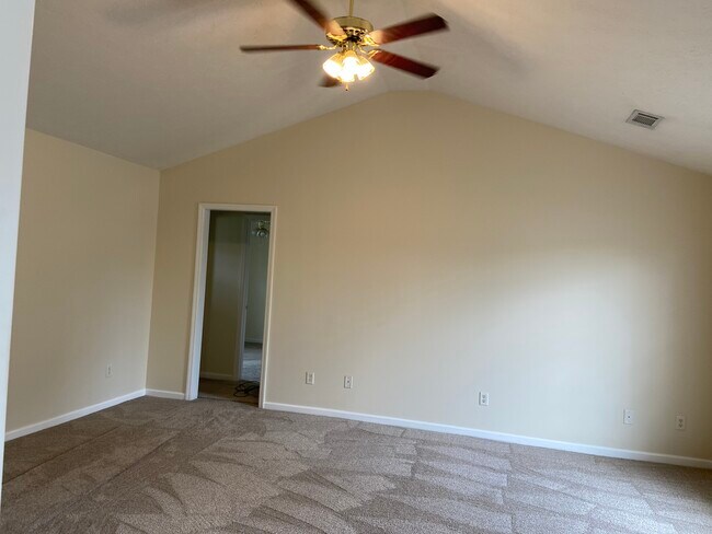 Building Photo - 28 Fallowfield Dr