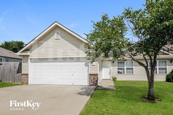 Primary Photo - 1521 Champion Drive