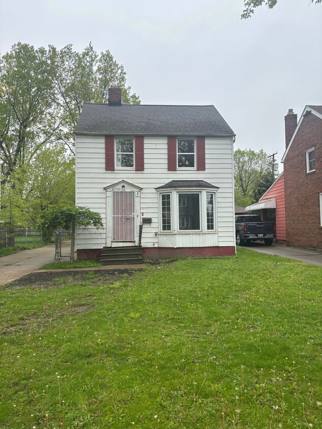 Primary Photo - Euclid 3 Bedroom Single
