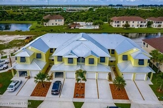 Building Photo - 3930 Playa Del Sol Dr