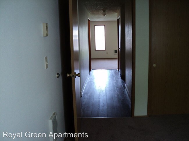 Foto del edificio - 3801 NE Royal View Ave