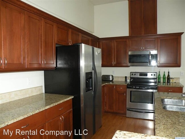 Building Photo - 2 br, 2.5 bath House - 210 NW Terre View E