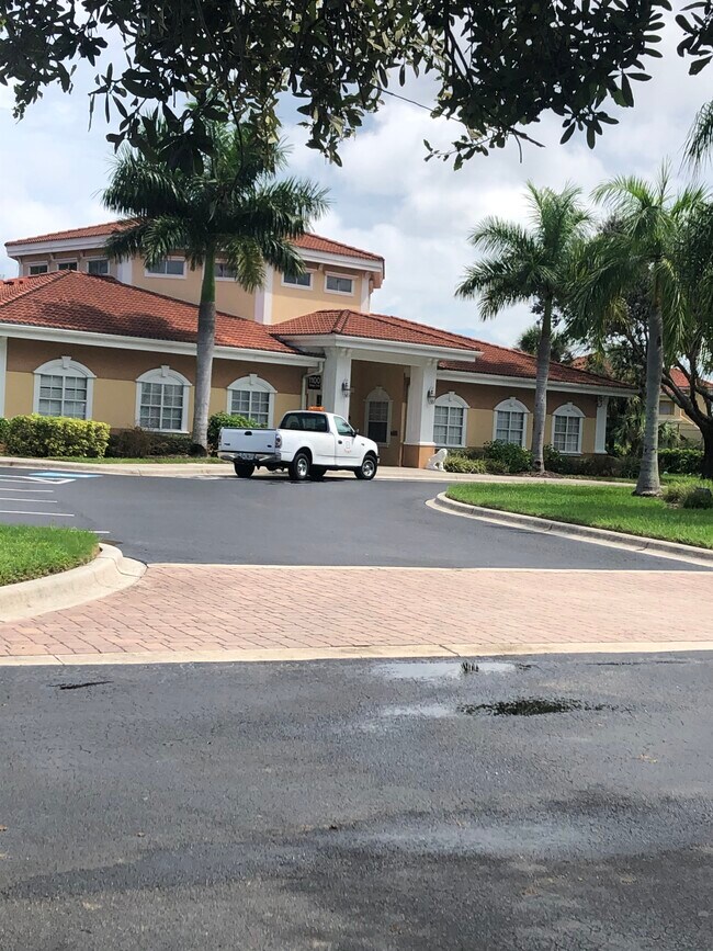 Building Photo - 1195 Villagio Cir