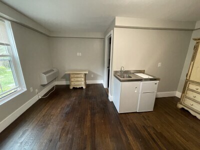 Building Photo - 67 Loker St