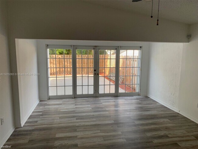 Building Photo - 3 br, 2 bath House - 14123 SW 9th St