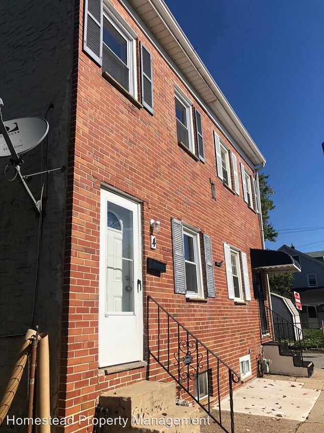 Primary Photo - 4 br, 1 bath House - 4 W. 5th Street