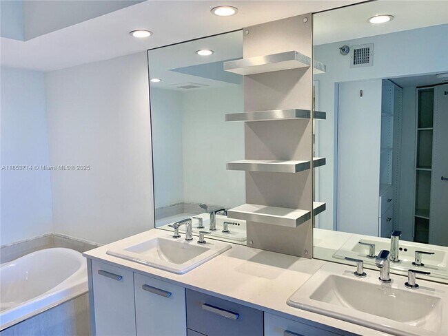 Foto del edificio - 19101 Mystic Pointe Dr