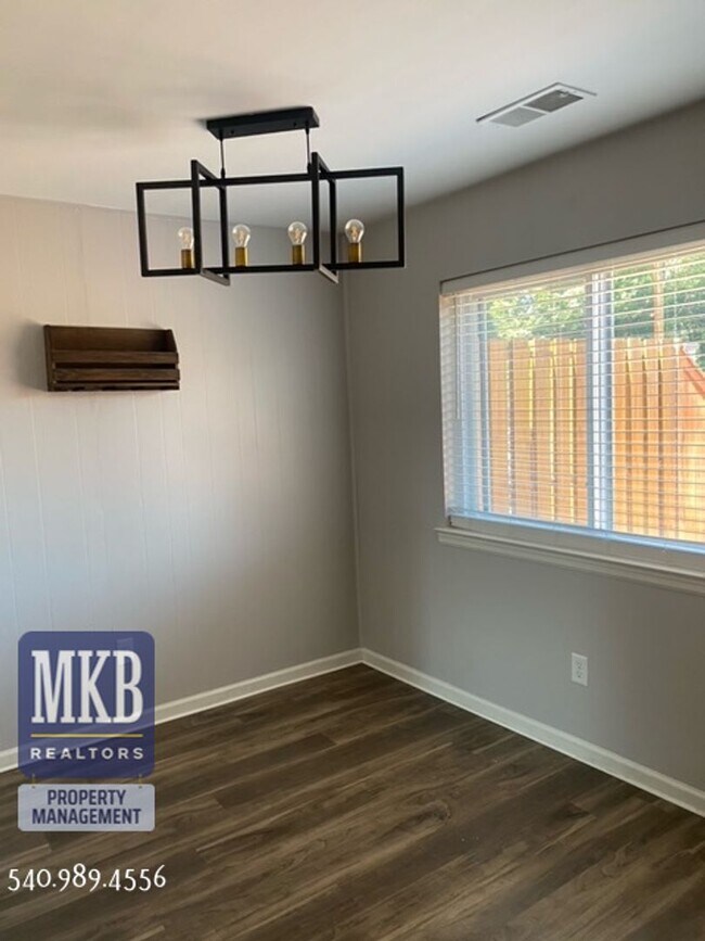 Foto del edificio - 1817 Bluemont Ave SW