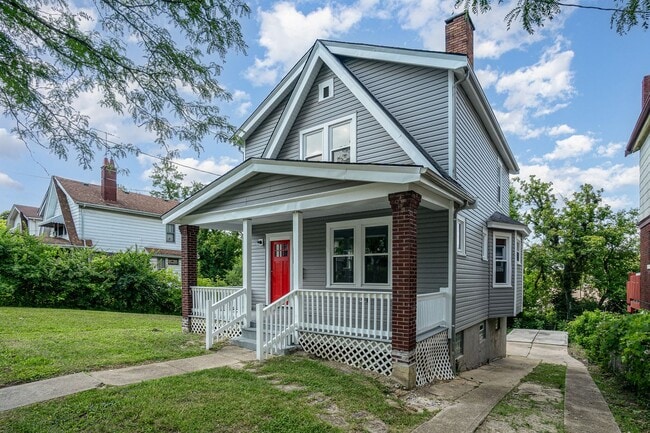 Building Photo - Updated 3 Bedroom 1 bathroom House