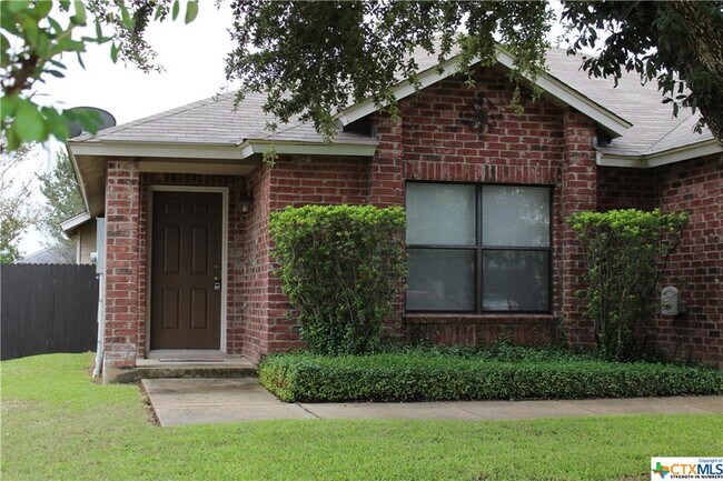 Building Photo - 1120 Stone Bluff