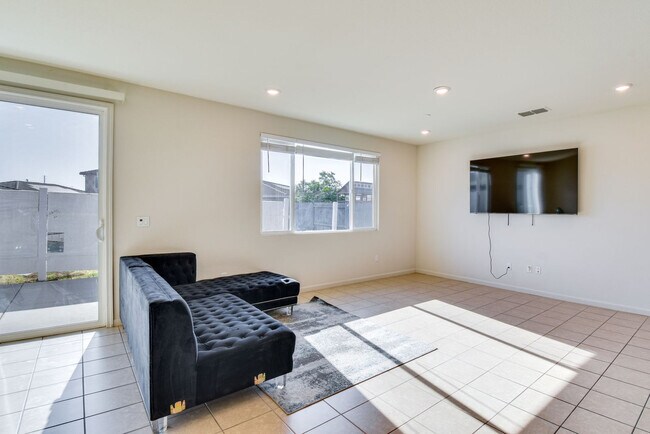 Foto del edificio - 1442 Copperfield Ave