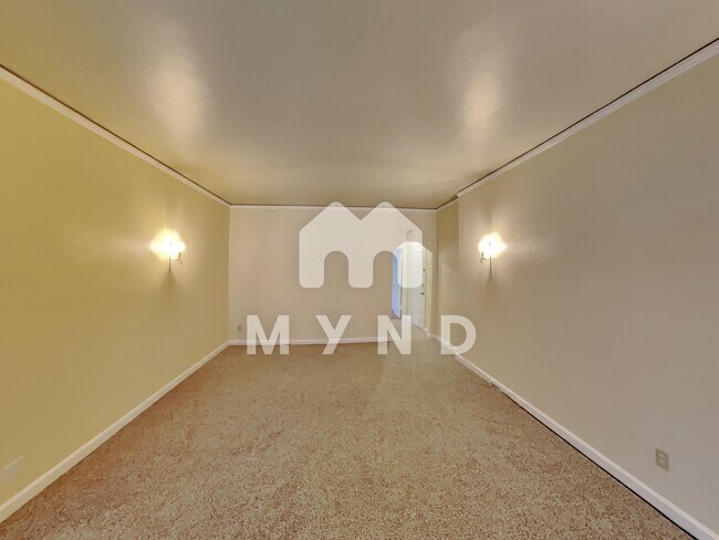 Building Photo - 840 York St Apt 14