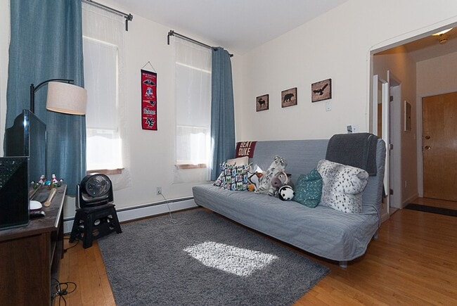 Photo - No fee! Sunny Studio Available 9/1 - Large... House
