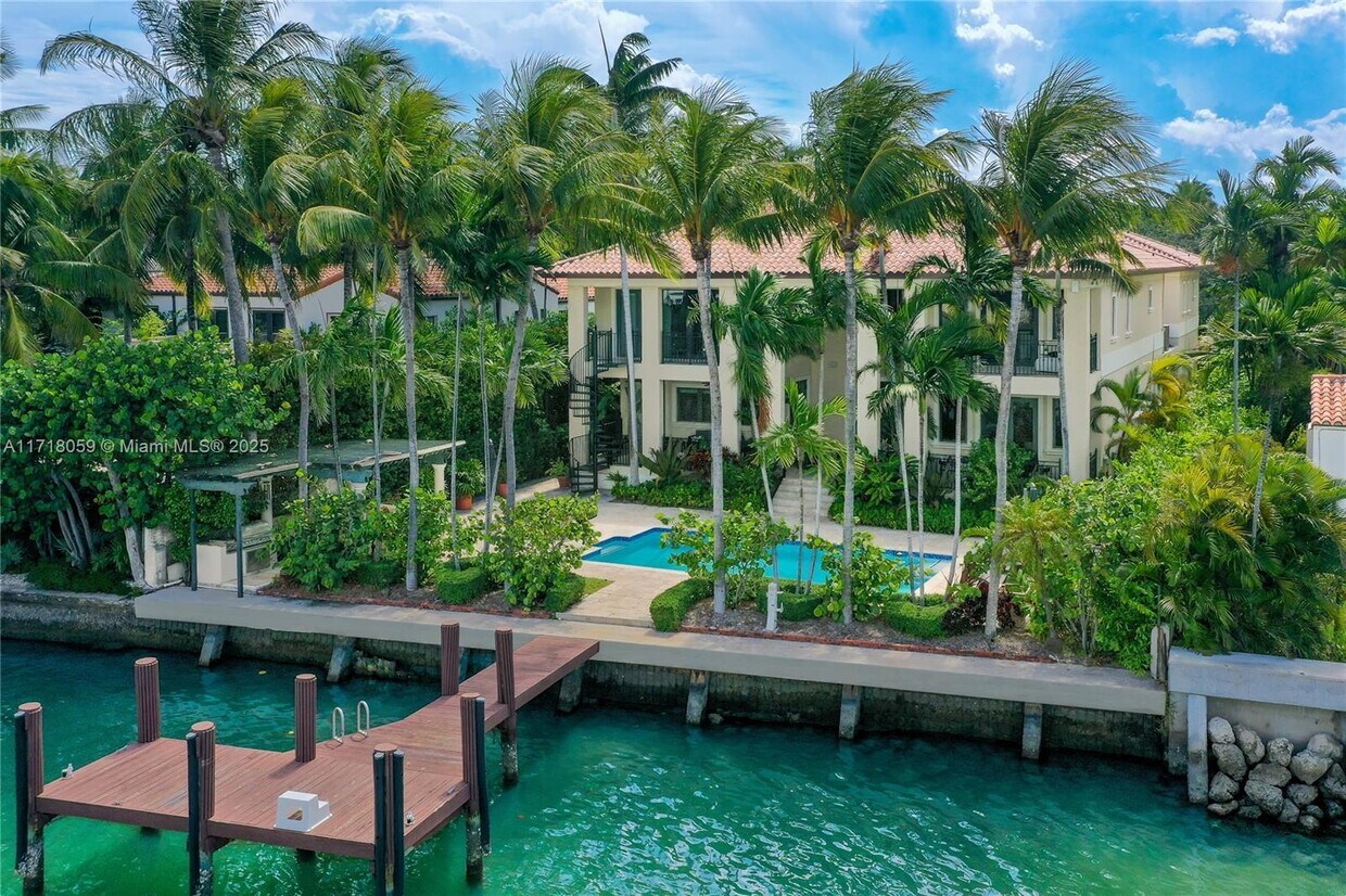 Foto principal - 5655 Pine Tree Dr