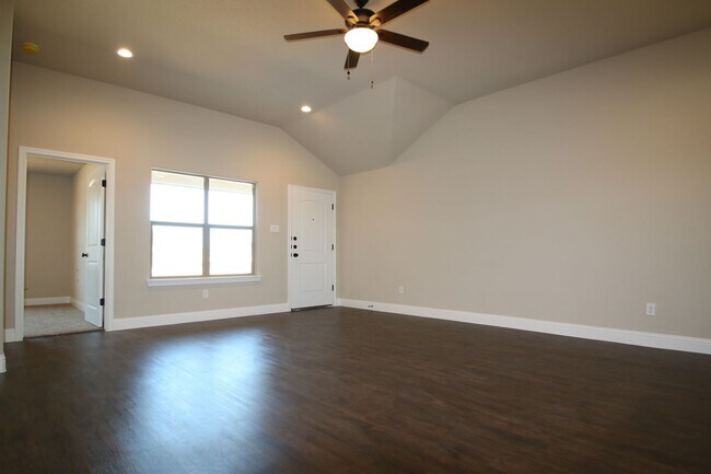 Foto del edificio - 1325-1329 White Sand Dr.