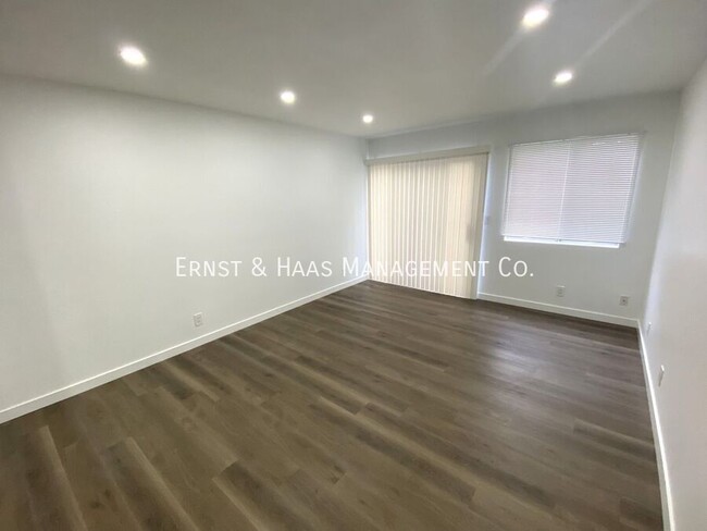 Building Photo - 6673 N Hammond Ave