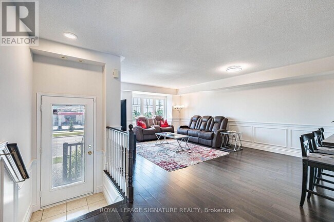 Photo du bâtiment - 3985 Eglinton Ave W