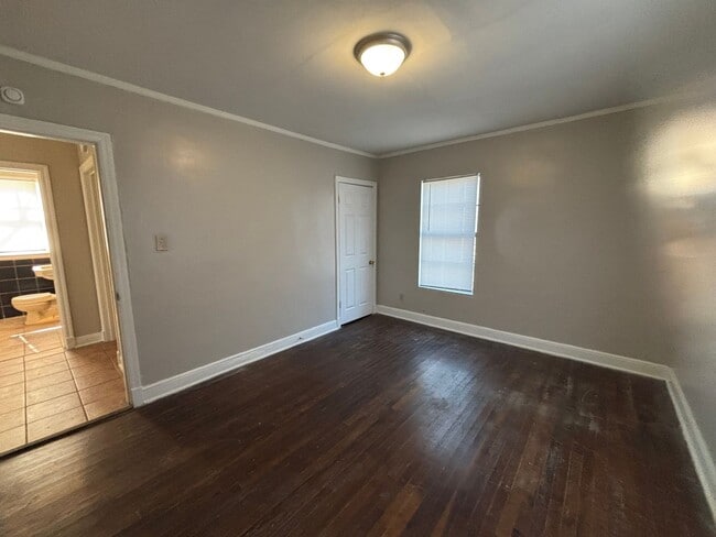 Foto del edificio - 3733 Vernon Ave