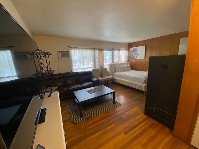 Foto del edificio - 1479 Stoner Ave