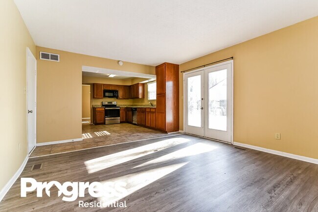 Building Photo - 7551 Rogers Dr