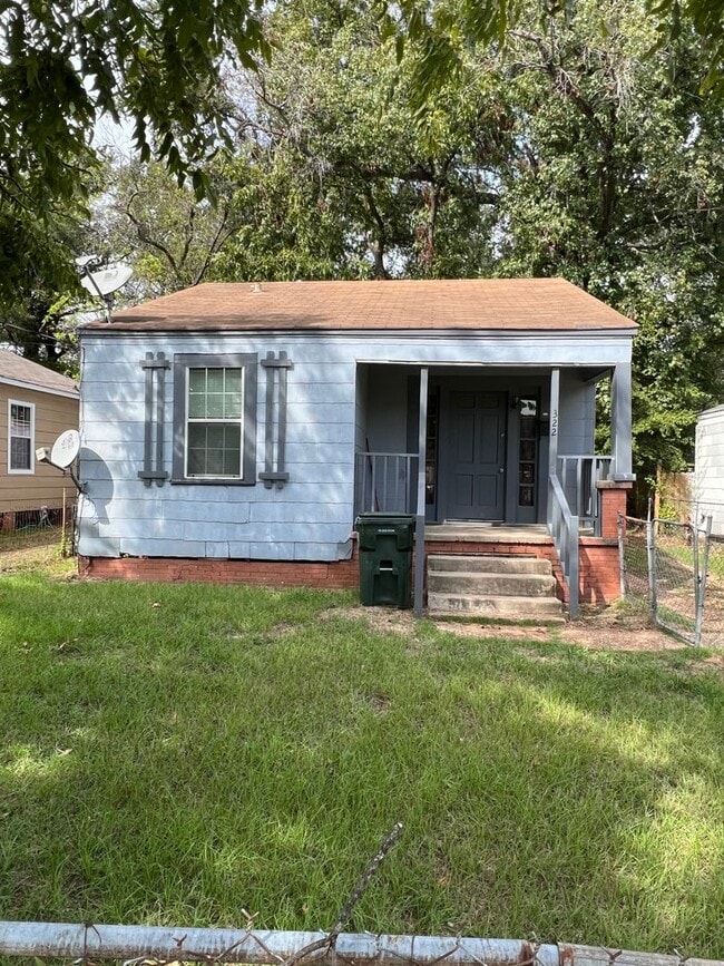 Building Photo - 322 W 69th St