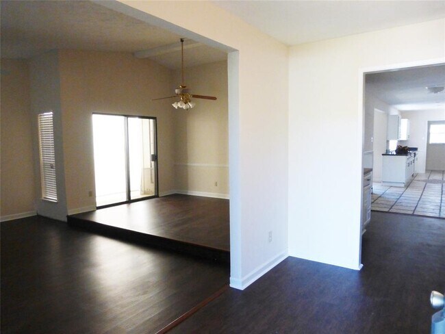 Foto del edificio - 4904 Brandenburg Ln