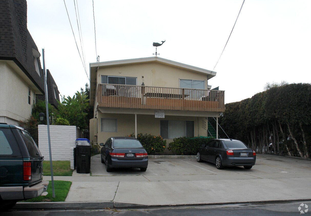Building Photo - 1324 La Palma St