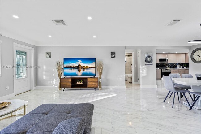 Foto del edificio - 6600 NE 20th Way
