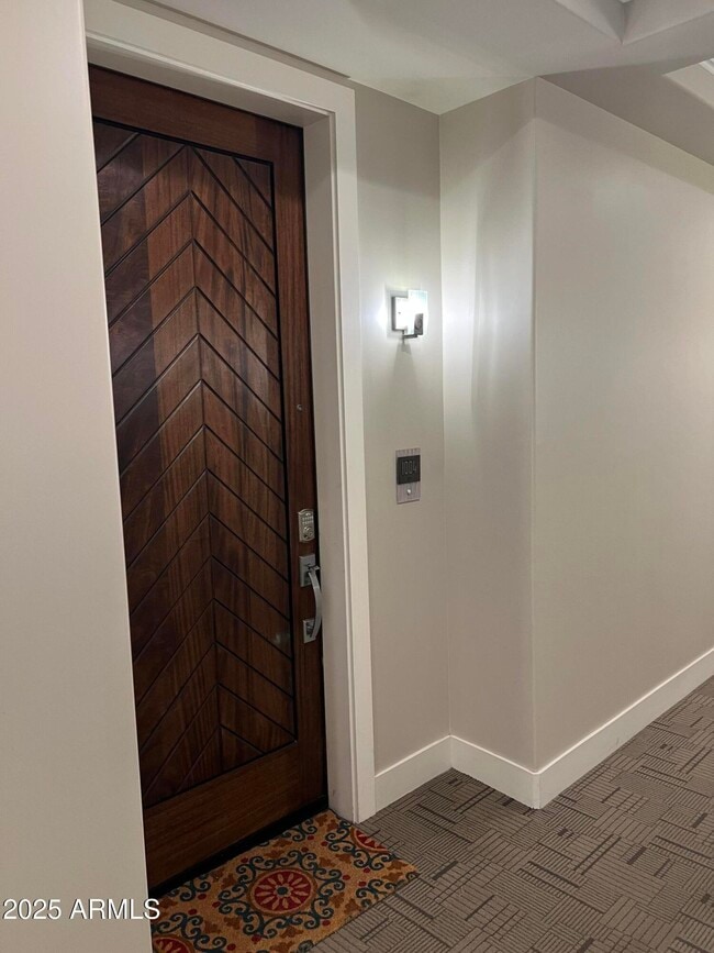 Building Photo - 4803 N Woodmere Fairway