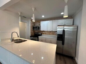 Building Photo - 7545 E Treasure Dr