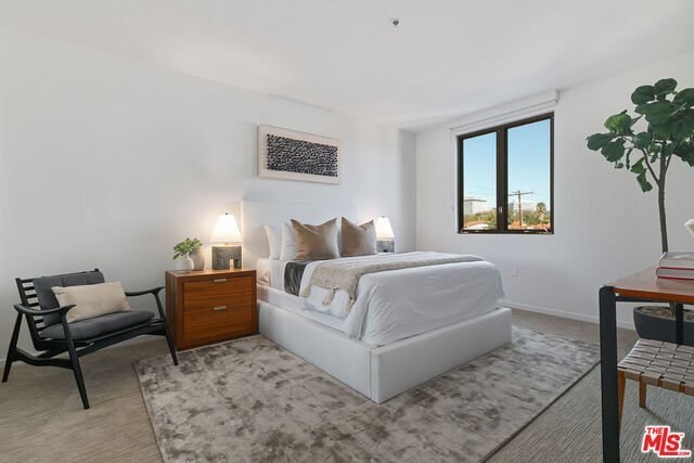 Building Photo - 327 South Elm Drive Apt #303, Beverly Hill...