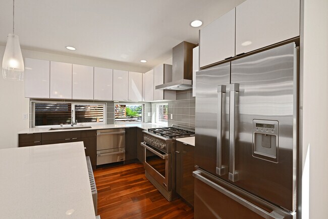 Building Photo - 2607 2nd Ave N