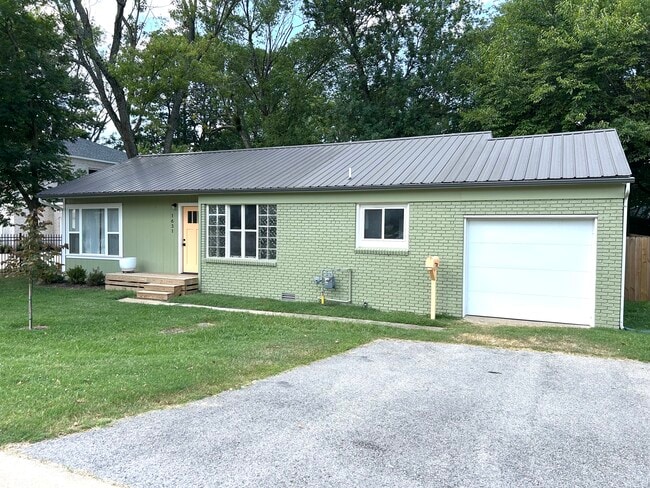 Building Photo - 1631 N Garland Ave