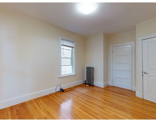 Building Photo - 1304 Broadway