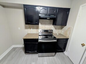 Building Photo - 11818 Sawmill Stream Cir