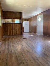 Building Photo - 533 Cherry Ave