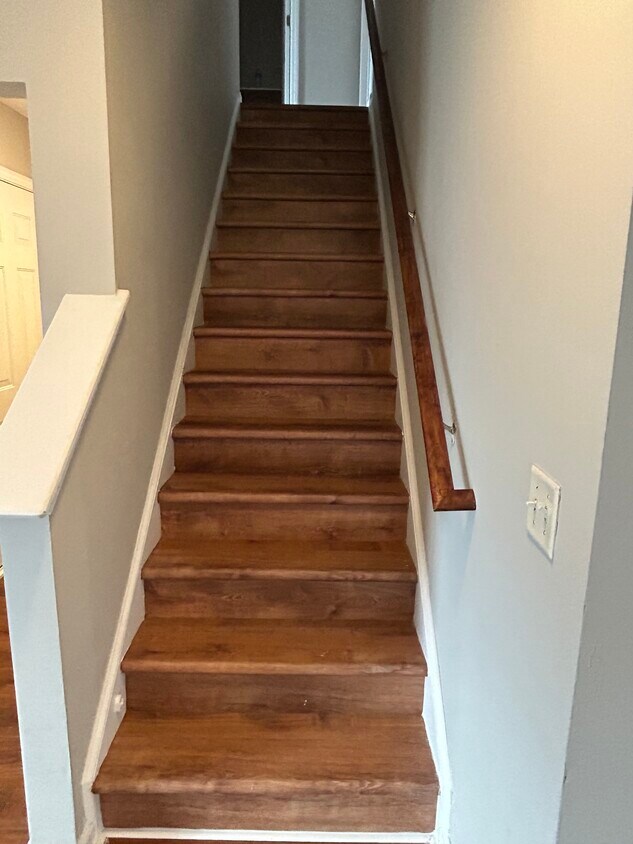 Foto principal - 204 Rindle Dr