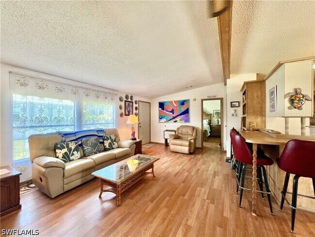 Foto del edificio - 573 Cape Florida Ln