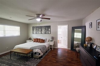 Building Photo - 5503 W Bellfort Ave