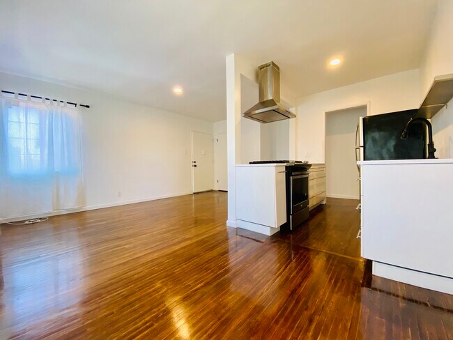 Foto del edificio - 2627 Halldale Ave