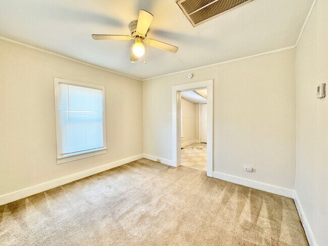 Foto del edificio - Charming 2-bedroom, 1-bath home in Greensboro
