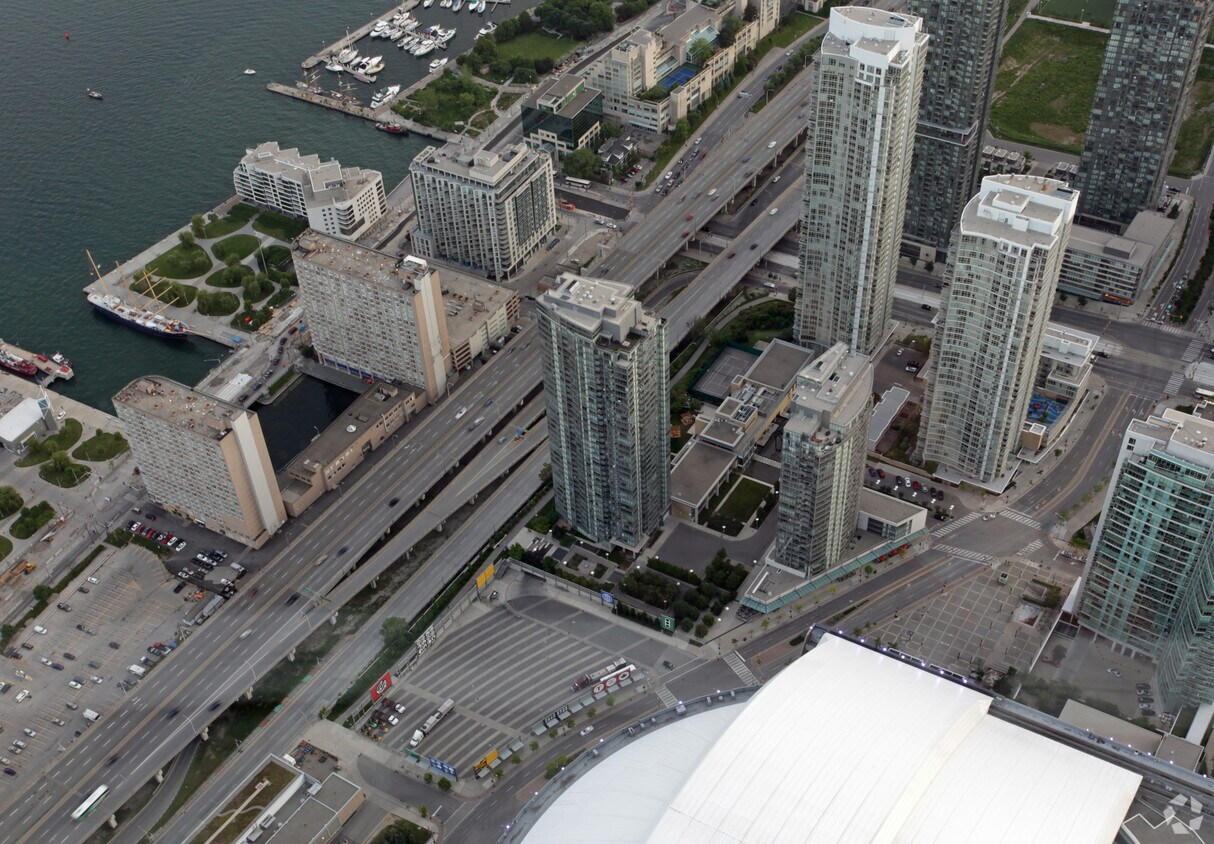 Building Photo - Harbour view Estates 3 South