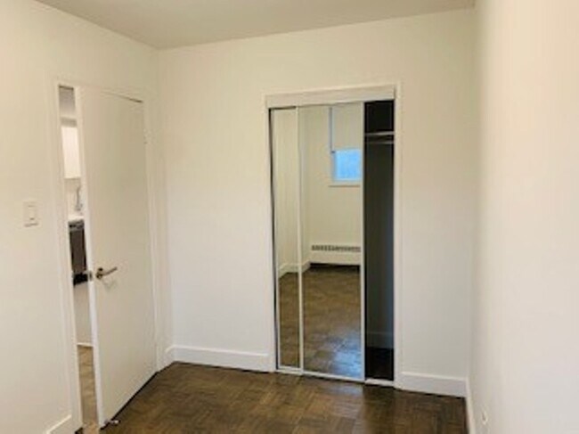 Photo du bâtiment - 407-230 Oak St